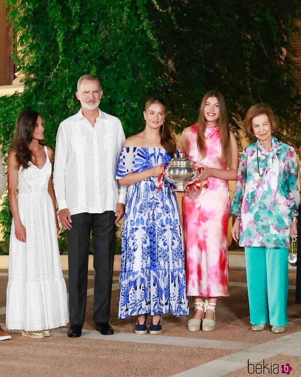 Los Reyes Felipe y Letizia, la Princesa Leonor, la Infanta Sofía y la Reina Sofía en la recepción de Marivent 2025