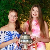 La Princesa Leonor y la Infanta Sofía en la recepción en el Palacio de Marivent