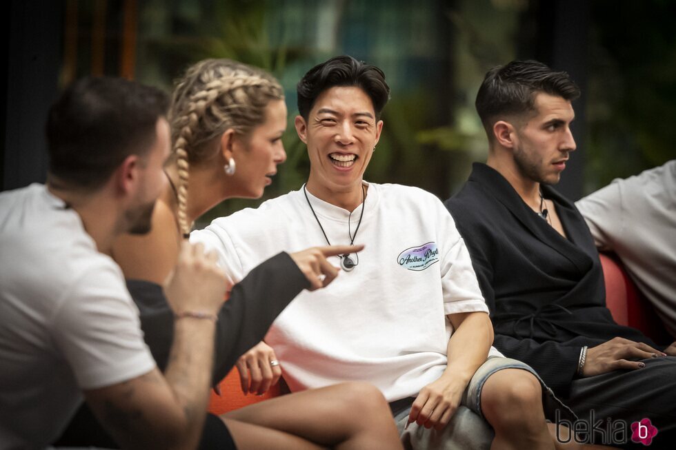 Joon y demás compañeros en la gala 2 de 'GH 20'