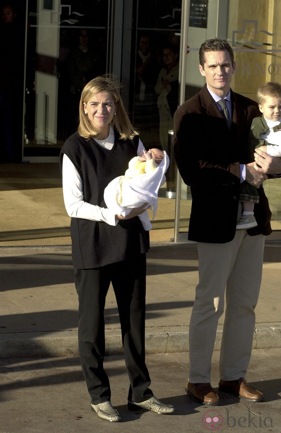La Infanta Cristina e Iñaki Urdangarin presentan a su hijo Pablo