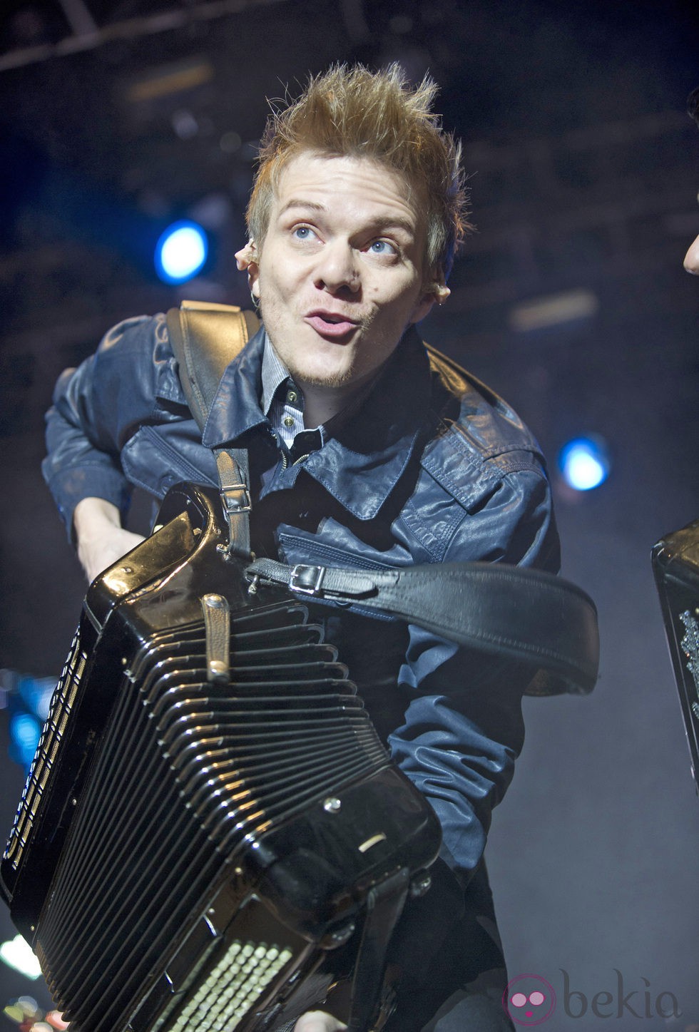 Michel Teló con el acordeón en su concierto en Madrid
