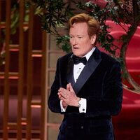 Conan O'Brien presentando los Oscar 2026