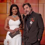 Javier Bardem y Priyanka Chopra en la presentación de un premio de Los Oscar 2026
