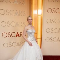 El espectacular vestido de la actriz Elle Fanning en Los Oscar 2026