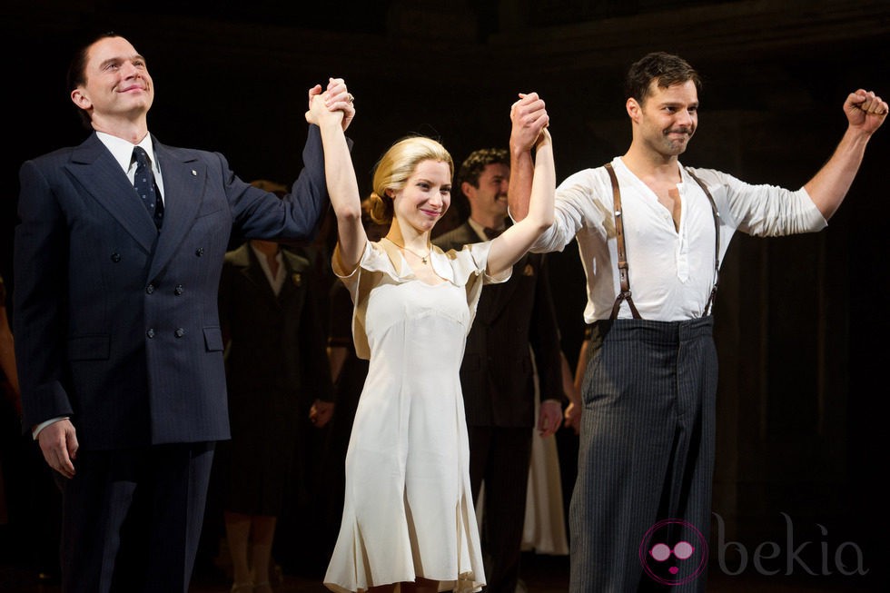 Michael Cerveris, Elena Roger y Ricky Martin en el estreno de 'Evita'