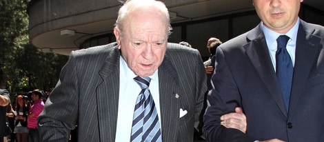 Alfredo Di Stefano en la capilla ardiente de María Ángeles Sandoval, Pitina