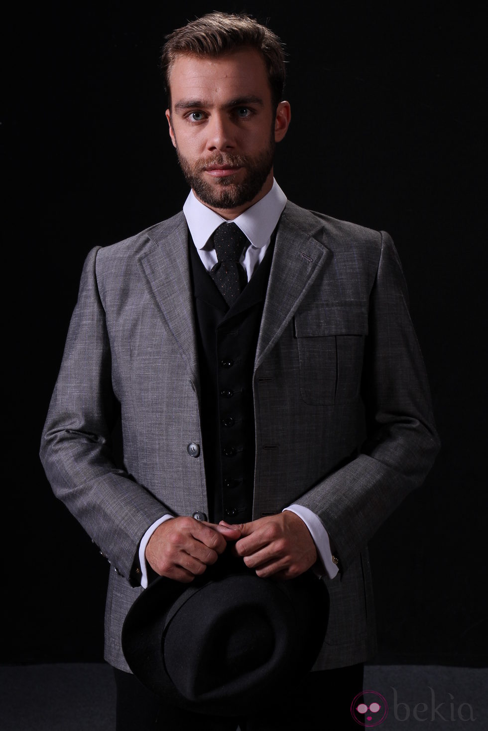 Carlos Serrano como Fernando Mesía en el 'Secreto de Puente Viejo' en Antena 3
