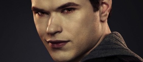 Kellan Lutz en un poster promocional de 'Amanecer.Parte 2'