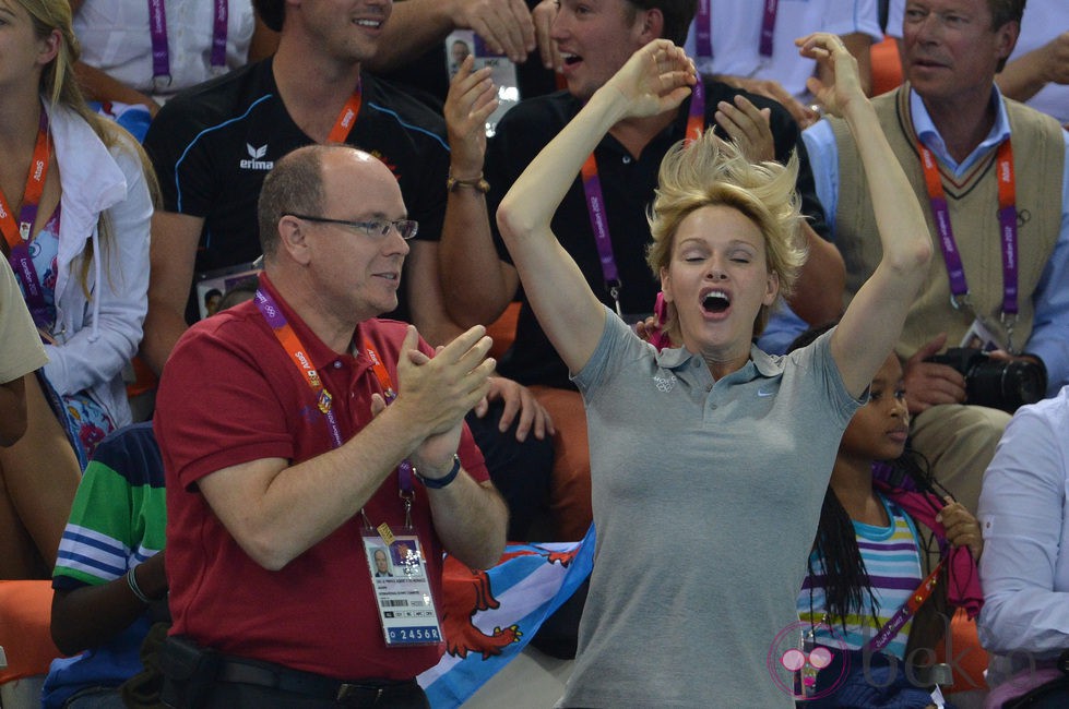 Alberto de Mónaco junto a una entregada Princesa Charlene en Londres 2012