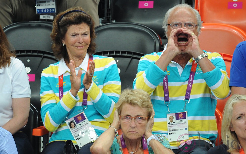 Los Reyes de Suecia animan a su país en Londres 2012
