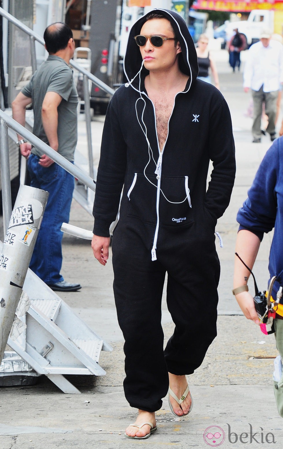 Ed Westwick en un descanso del rodaje de la sexta temporada de 'Gossip Girl'