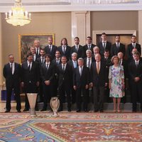 Los Reyes con el Club Atlético de Madrid en el Palacio de la Zarzuela