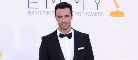 Reid Scott en la alfombra roja de los Emmy 2012