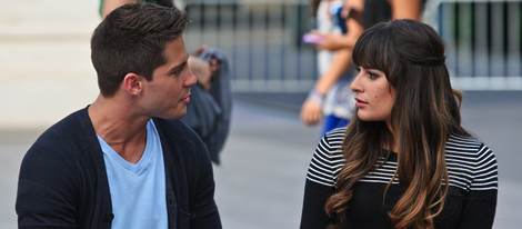 Dean Geyer y Lea Michele en el rodaje de 'Glee'