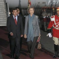 La Reina Sofía llega a Bolivia para un viaje de cooperación