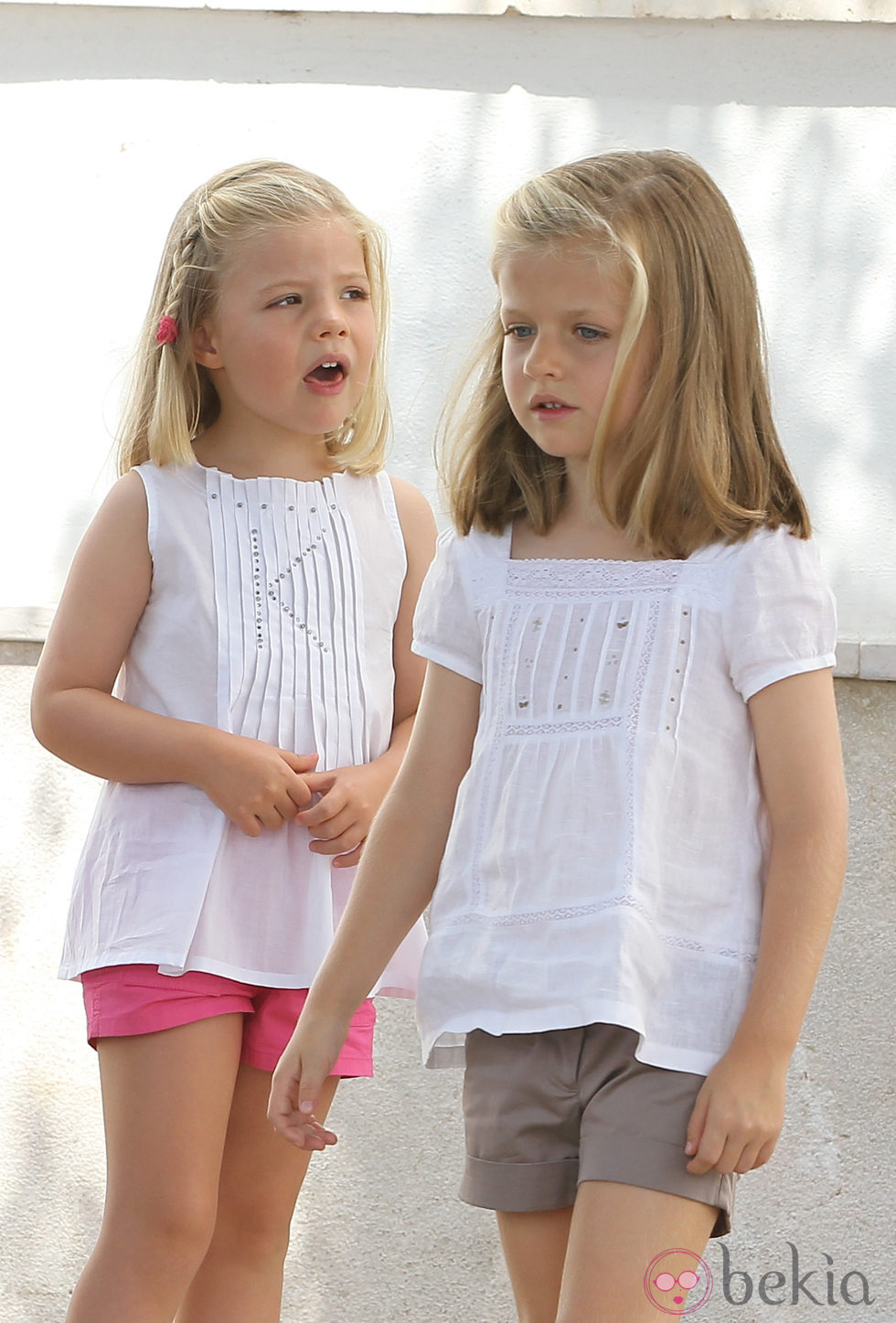 Las Infantas Leonor y Sofía en el segundo día de regatas 2011