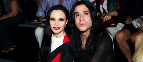 Mario Vaquerizo y Alaska en la Mercedes Benz Madrid Fashion Week