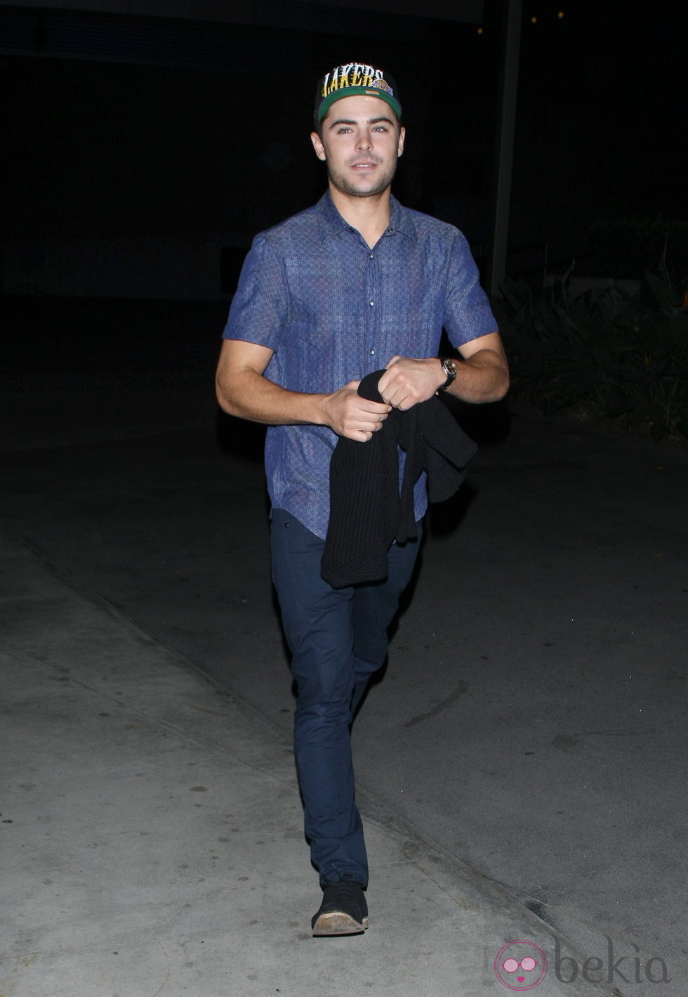 Zac Efron en un partido de la NBA de Los Lakers