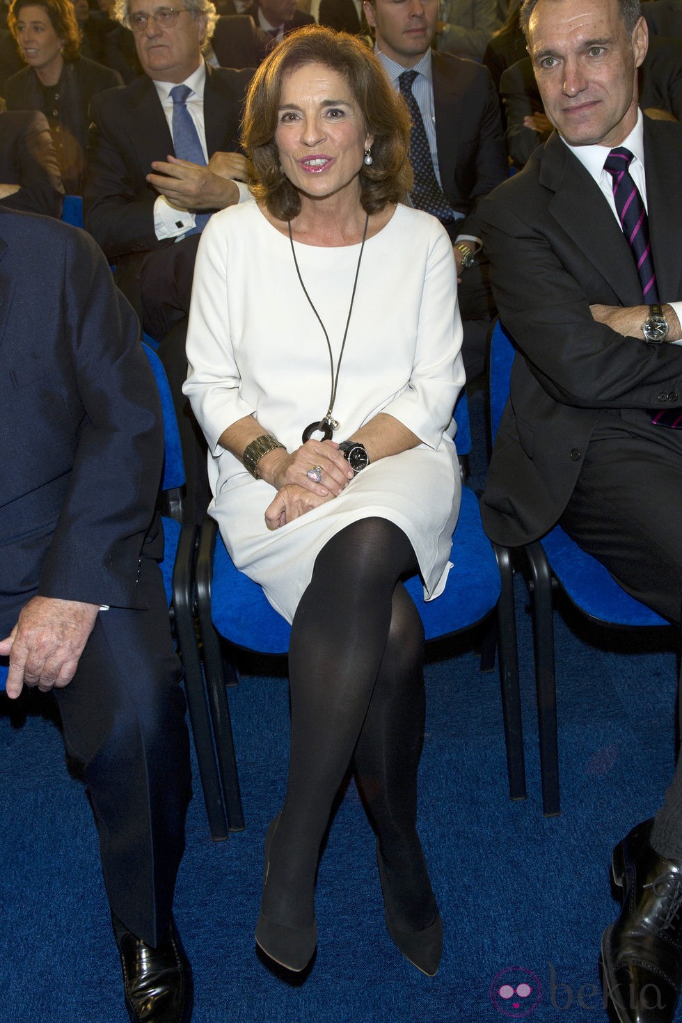 ana botella legs 