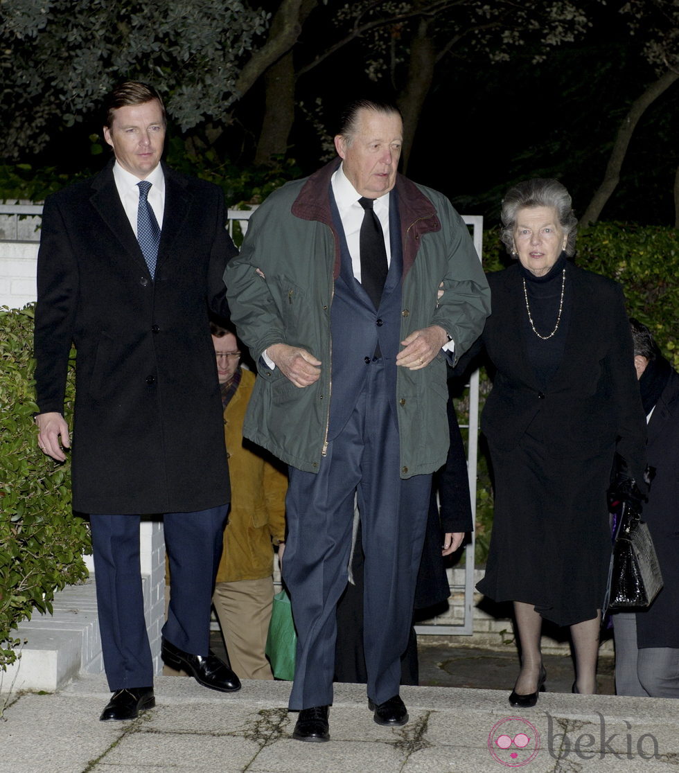 Los Duques de Calabria y Pedro de Borbón-Dos Sicilias en el funeral de Julio Prado y Colón de Carvajal