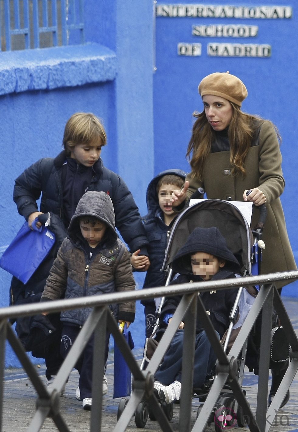 Ana Aznar con sus cuatro hijos