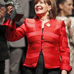 Concha Velasco levanta el Goya de Honor 2013