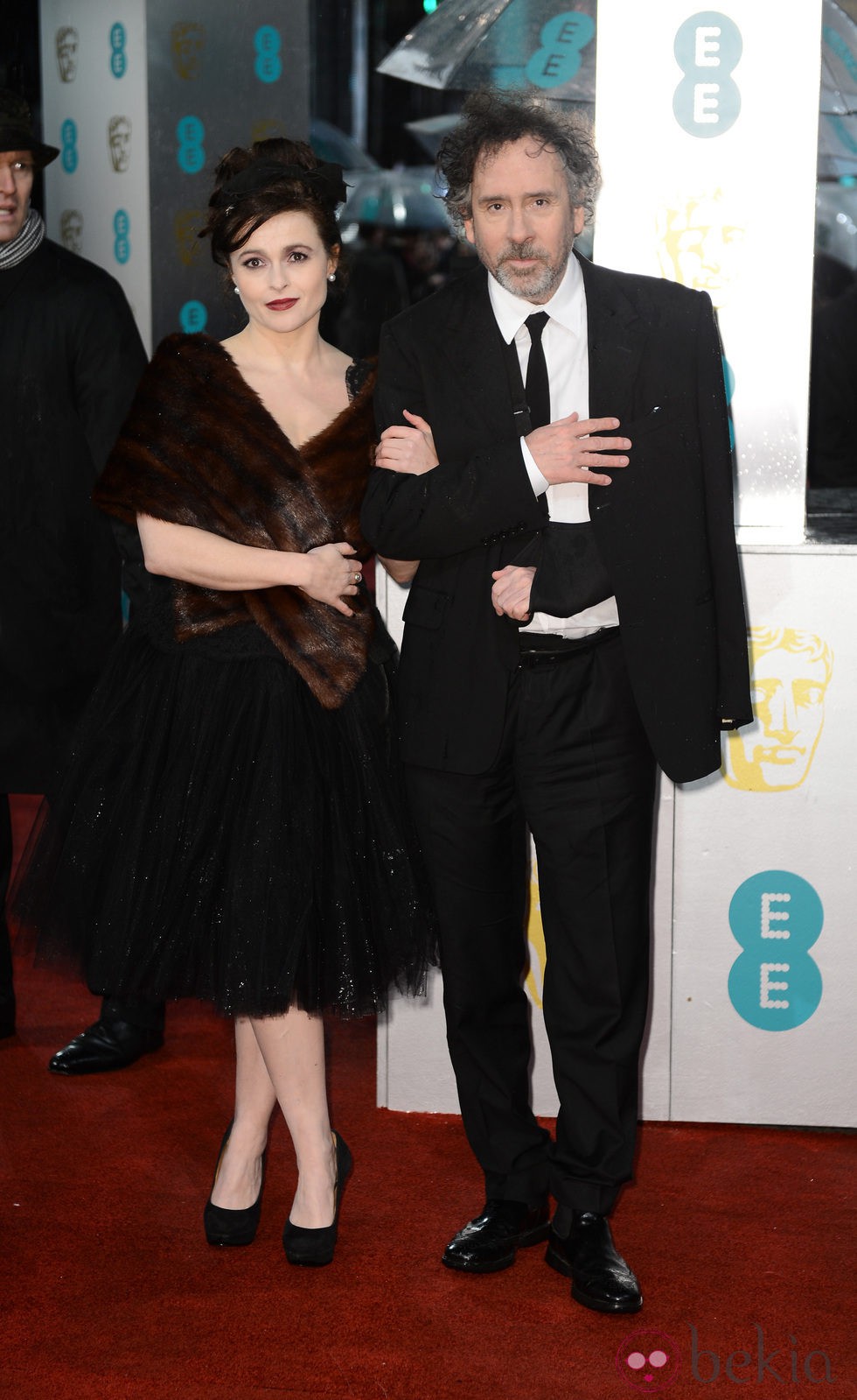 Helena Bonham Carter y Tim Burton en la alfombra roja de los BAFTA 2013