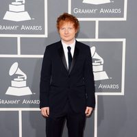 Ed Sheeran en la alfombra roja de los Grammy 2013
