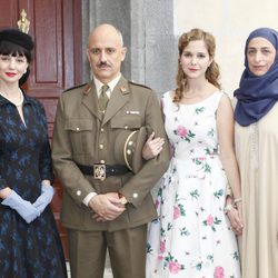 La familia Armenteros en la presentación de la séptima temporada de 'Amar en tiempos revueltos'