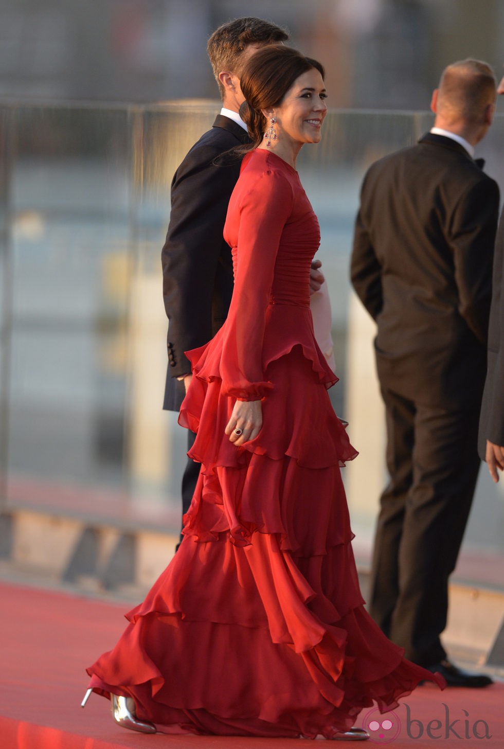 Los Príncipes de Dinamarca en la cena de gala por la coronación de Guillermo Alejandro de Holanda