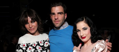 Milla Jovovich, Zachary Quinto y Dita Von Teese en Cannes en la fiesta de un licor