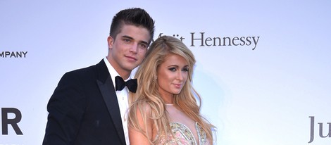 River Viiperi y Paris Hilton en la gala amfAR del Festival de Cannes 2013