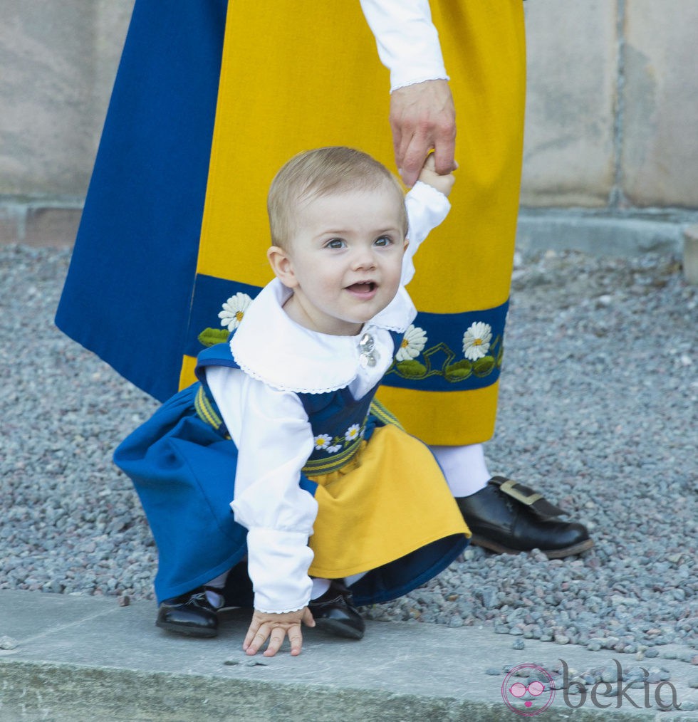 La Princesa Estela en las celebraciones del Día Nacional de Suecia 2013