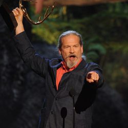 Jeff Brides recoge un premio en los Guys Choice Awards 2013