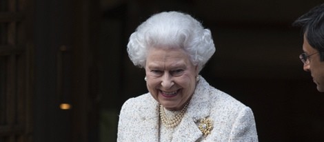 La Reina Isabel II visita al Duque de Edimburgo en el hospital el día de su 92 cumpleaños