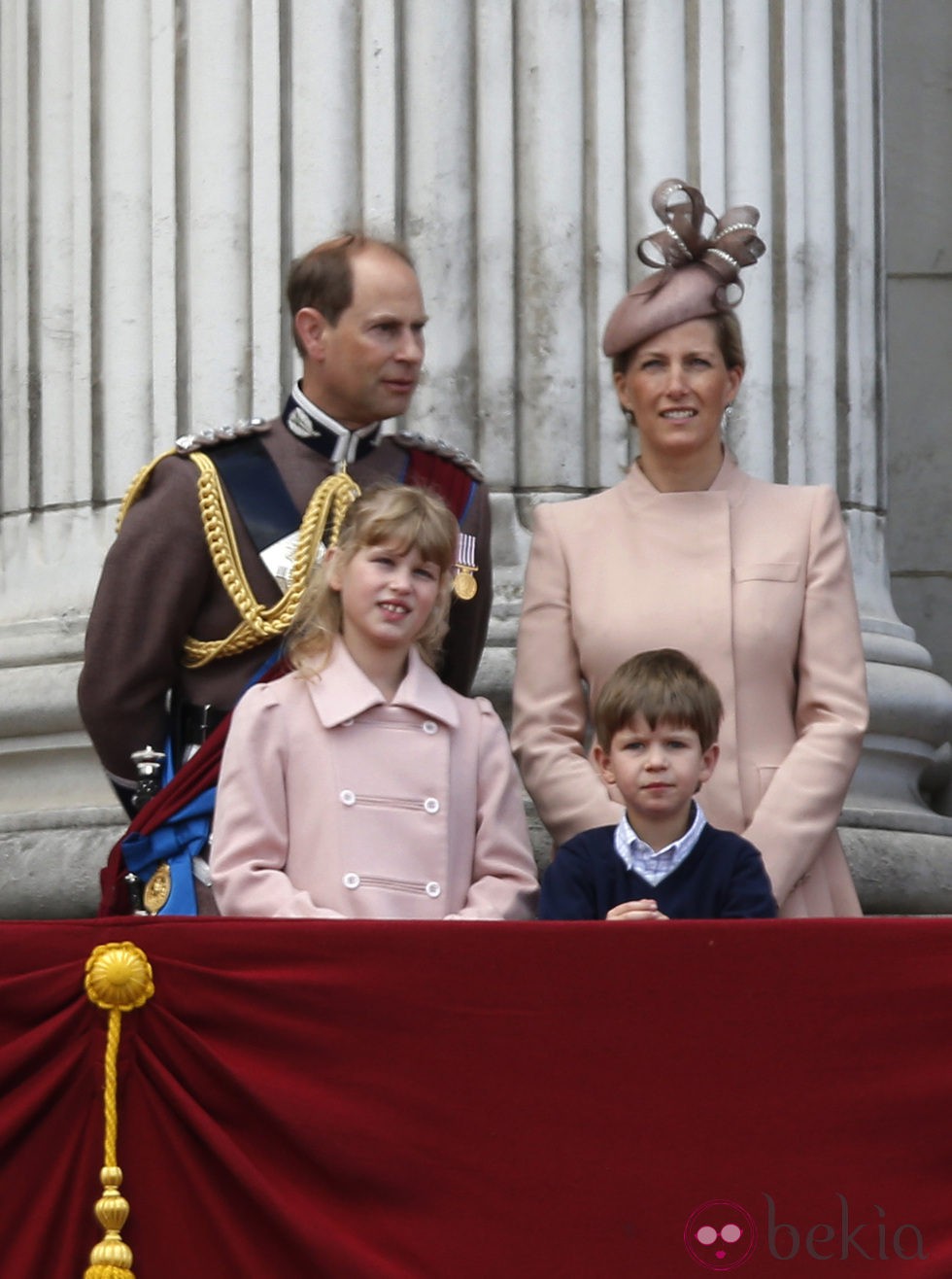 Los Condes de Wessex y sus hijos en Trooping the Colour 2013