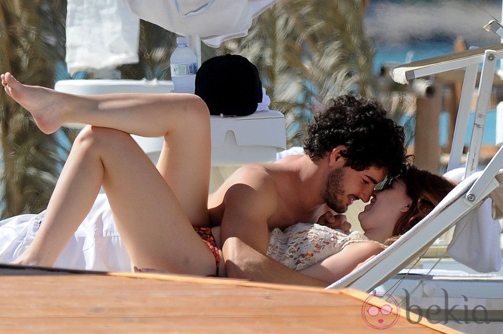 Barbara Berlusconi y Alexandre Pato, todo pasión en Cerdeña