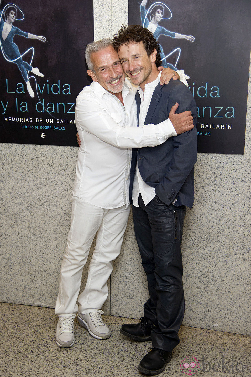 Víctor Ullate y su hijo Víctor durante la presentación del libro 'La vida y la danza'