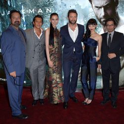 Los actores y el director de 'Lobezno Inmortal' en el estreno mundial en Londres