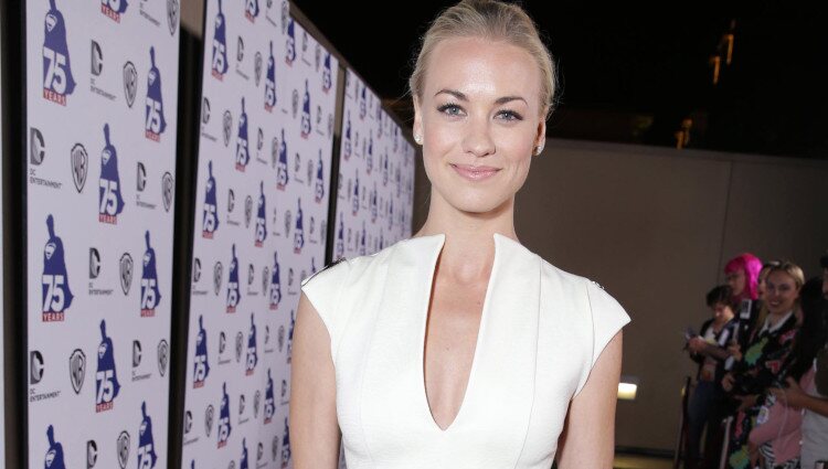 Yvonne Strahovski celebrando el 75 aniversario de 'Superman' en el Comic-con 2013