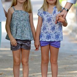 Las Infantas Leonor y Sofía en la Granja de Esporles de Mallorca