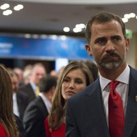 Los Príncipes Felipe y Letizia, tristes tras la derrota de Madrid 2020