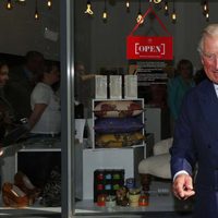 El Príncipe Carlos de Inglaterra en la inauguración de la tienda Tomorrow's Store