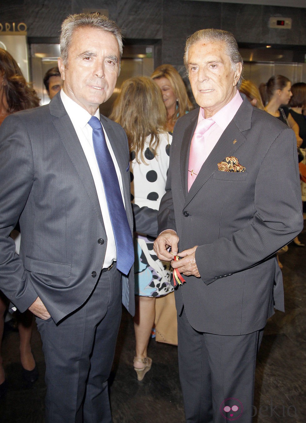 José Ortega Cano y Jaime Ostos en el estreno del documental 'El Juli, 15 de 30'