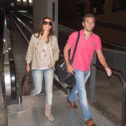 Cecilia Gómez y Jesús Carballo en la estación del AVE de Sevilla