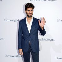 Jaime Alguersuari en la apertura de una tienda de Ermenegildo Zegna en Barcelona