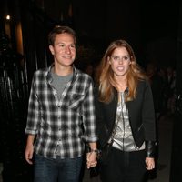 Beatriz de York y Dave Clark en el concierto de James Blunt