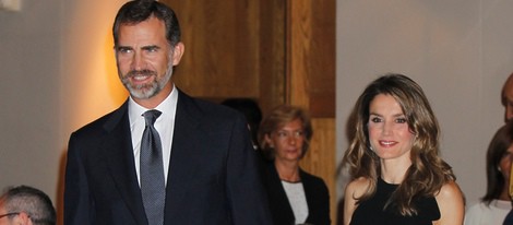 Los Príncipes Felipe y Letizia en la entrega de los Premios LIBER 2013