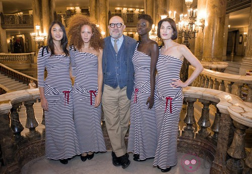 Christian Lacroix presenta su colección para Petit Bateau en la ópera de Paris