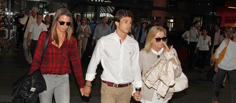 Isabel Comba y Rodrigo García Millán llegan a Sevilla tras la muerte de María de Villota